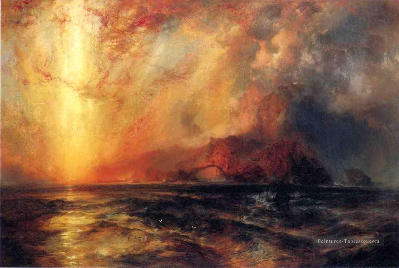Férocement le soleil rouge descendant brûlé son chemin à travers les cieux paysage Thomas Moran Beach Peintures à l'huile